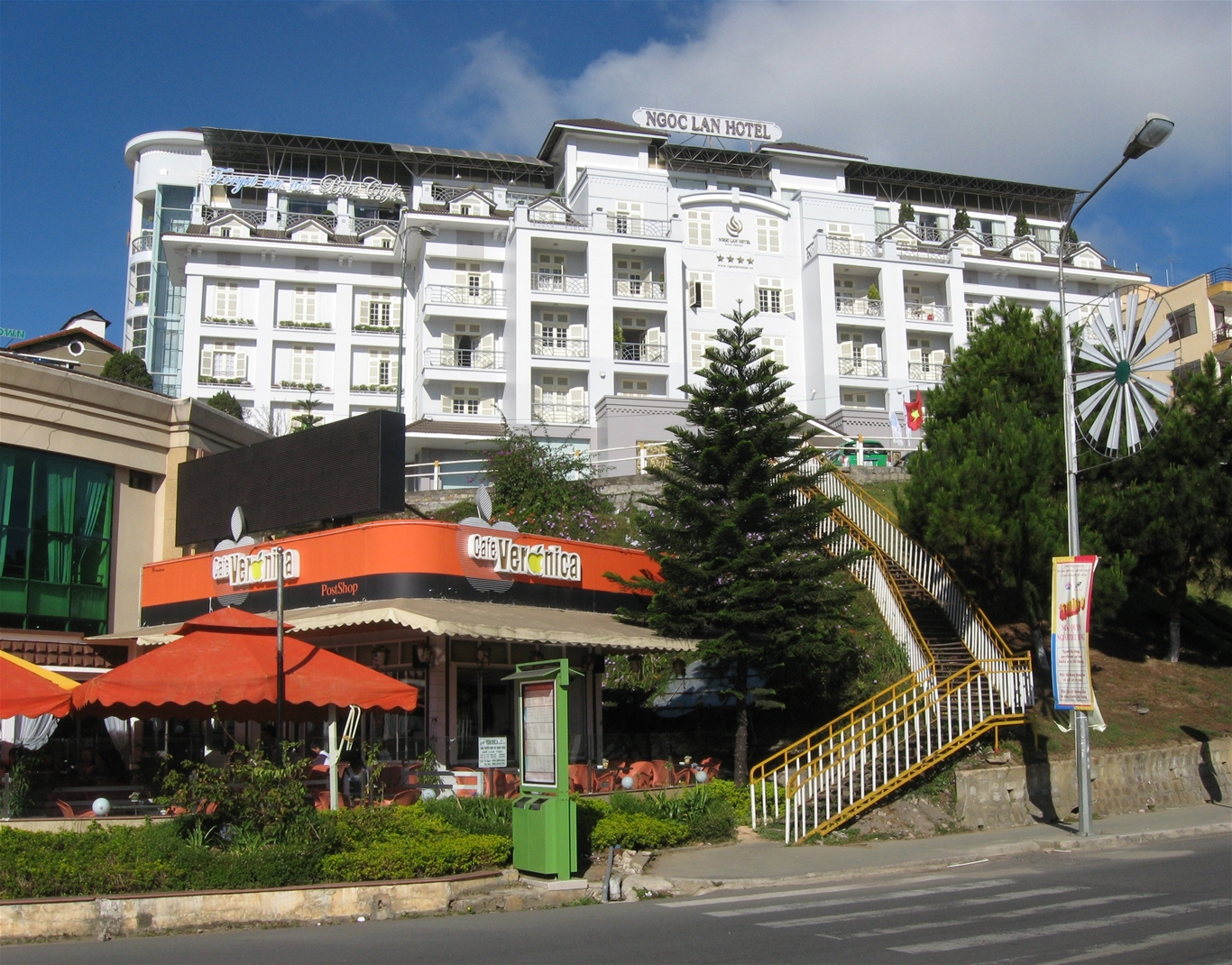 khach-san-ngoc-lan